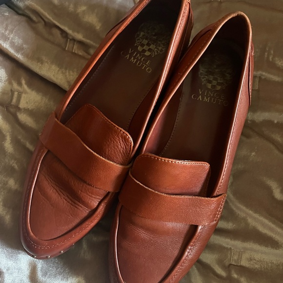 Vince Camuto shoes  size 7 1/2. Leather. - Picture 1 of 10